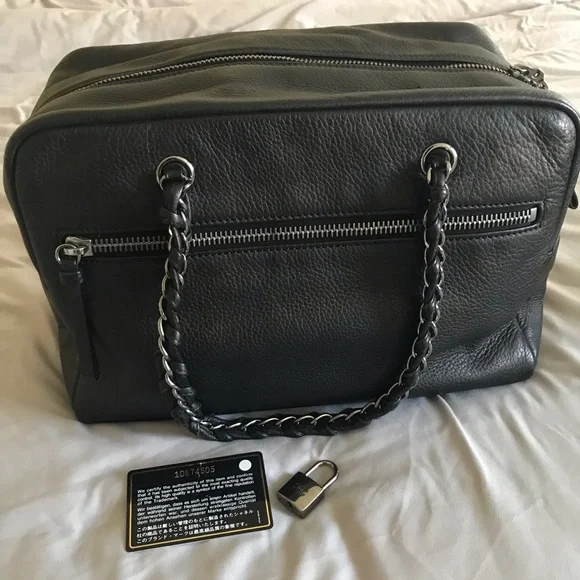 Chanel Deerskin Zipped Tote - Picture 12 of 15